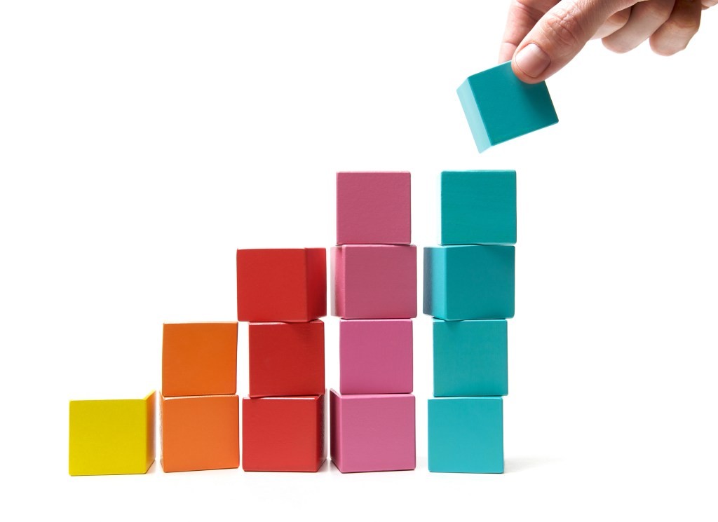 5 Things to Win Your First Customer | Startup Guide