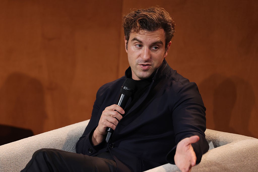 Airbnb CEO Says AI Agents Aren't Replacing Google