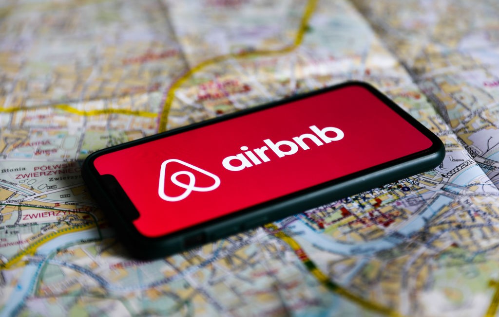 Airbnb Tests Kitchen Stocking Service with Instacart - Travel News