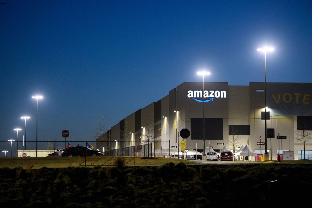 Amazon Addresses Pee Bottle Rumors - Tweet Denial