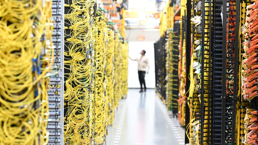 Amazon Appoints Peter DeSantis to Lead New AI Organization