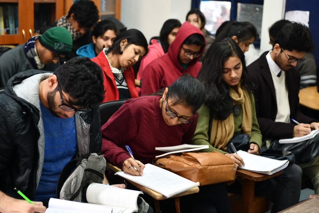 Amazon JEE Preparation App: Education Push in India