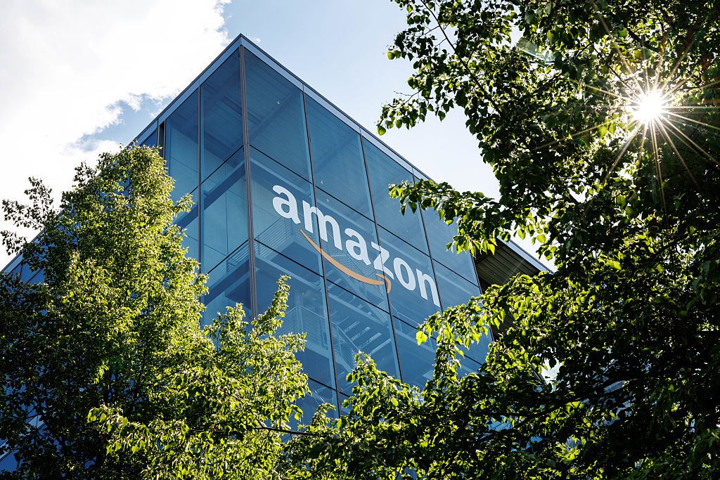 Amazon Tests 30-Minute Delivery - Ultra-Fast Shipping