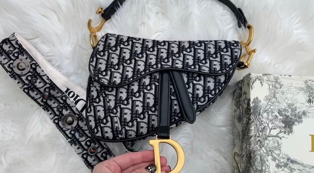 Amazon Sues Influencers Over Counterfeit Goods Scheme