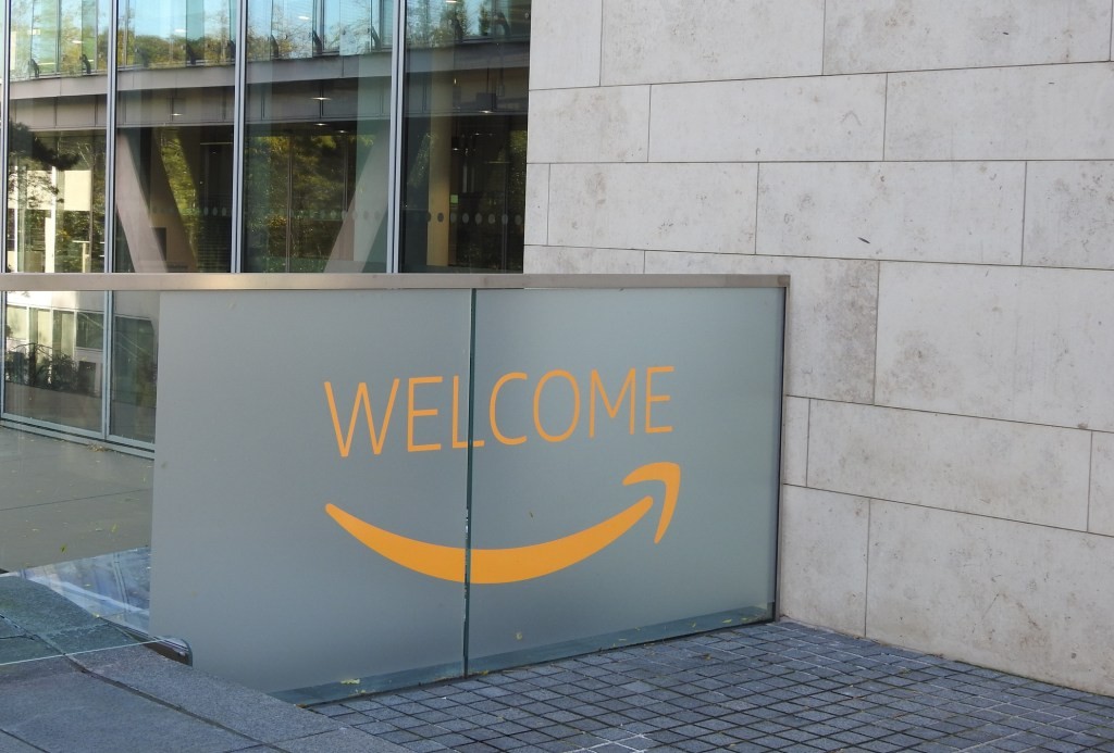 Amazon to Cut 14,000 Corporate Jobs - Layoffs Announced
