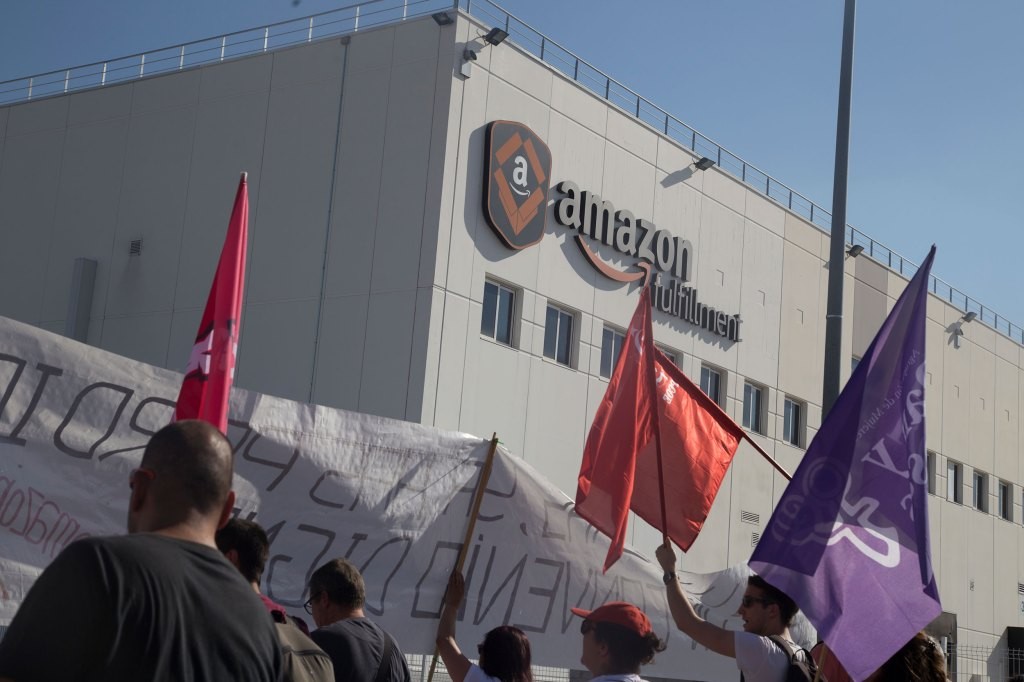 Amazon Warehouse Workers Union Vote: Historic Decision
