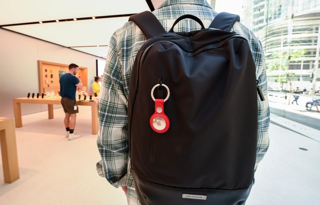 Apple AirTags UX Teardown: Privacy vs. User Experience