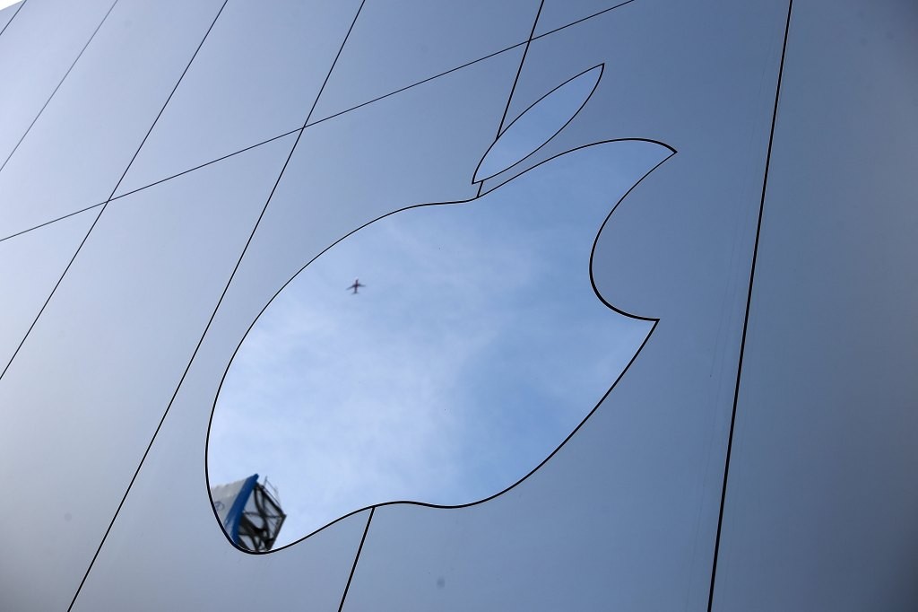 Apple Board Opposes Abolishing DEI Programs - Latest News