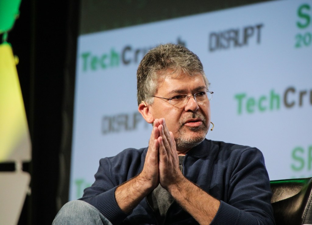 Apple Names New AI Chief: Google & Microsoft Veteran