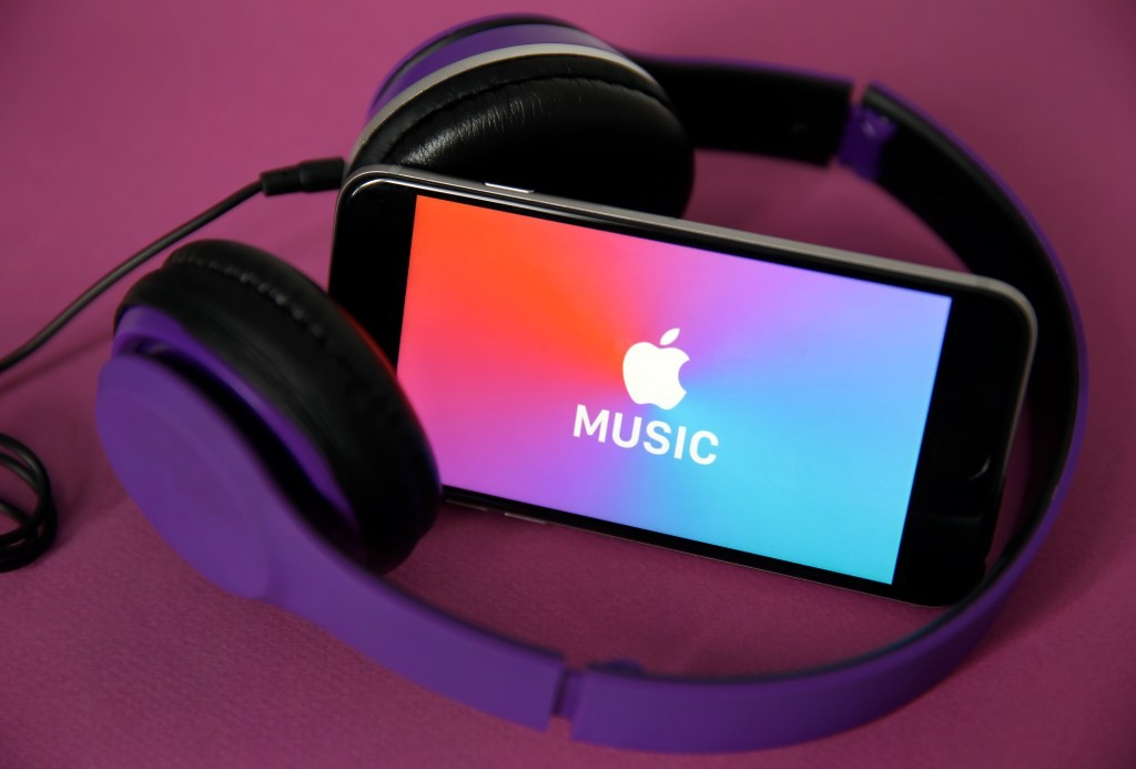 Apple Music Now for DJs: Mix with the Full Catalog