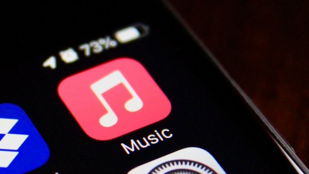 Apple Music Adds Spatial Audio & Lossless Audio - New Playlists!