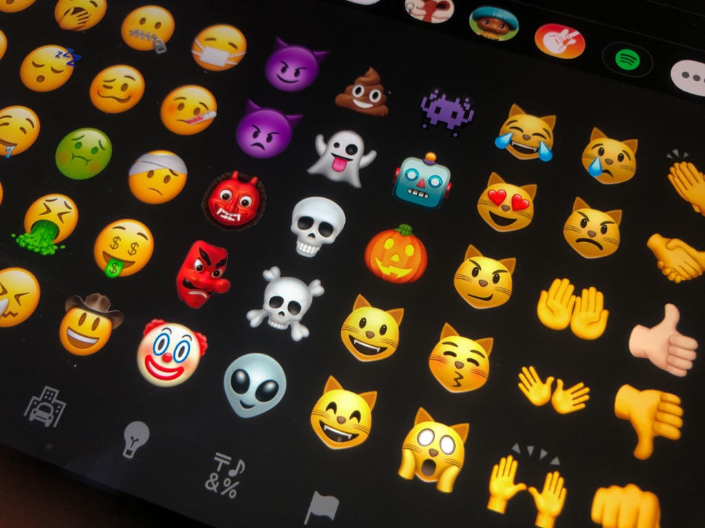 Apple News+ Adds Emoji Puzzle Game