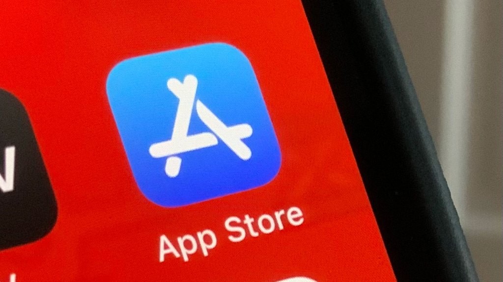 Apple Removes Apps Without Contact Info from EU App Store - DSA Deadline