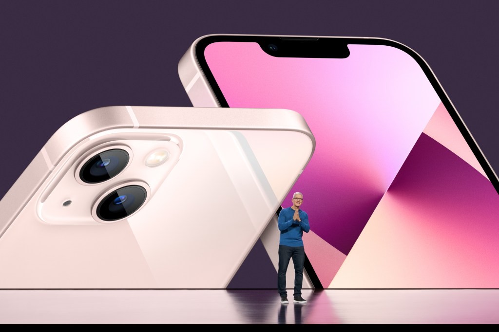 Apple Returns to No. 1 in Smartphone Shipments Despite Supply Chain Issues