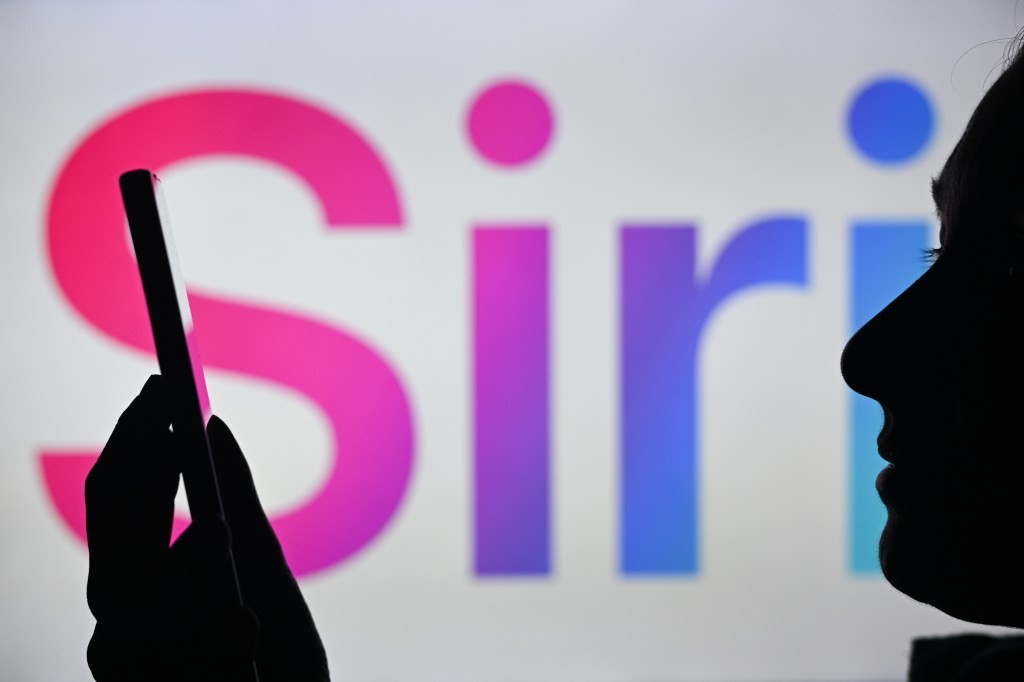 Apple Siri Voice Control: Operate Apps Hands-Free