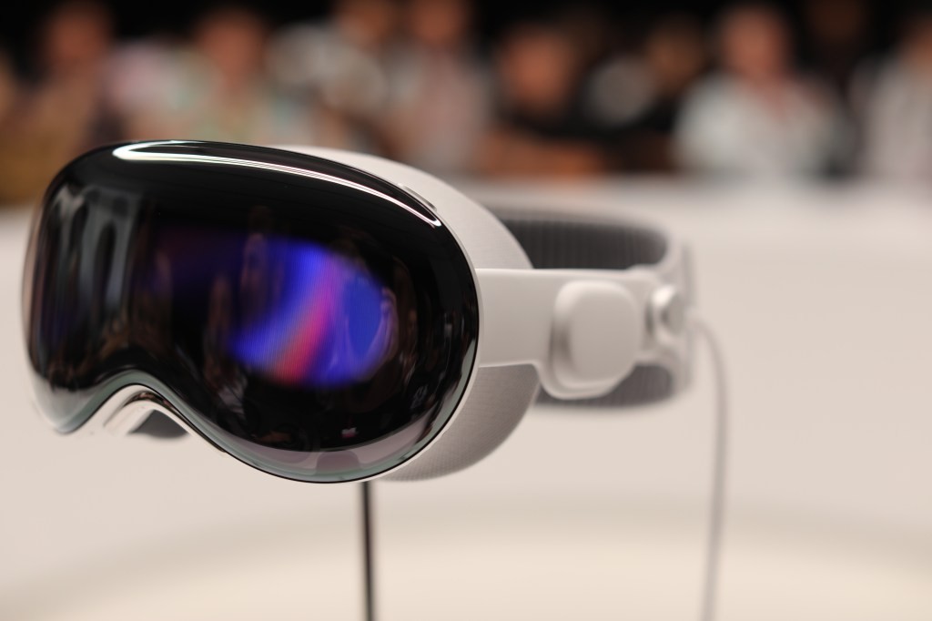 Apple Delays Vision Pro, Shifts Focus to AI Glasses