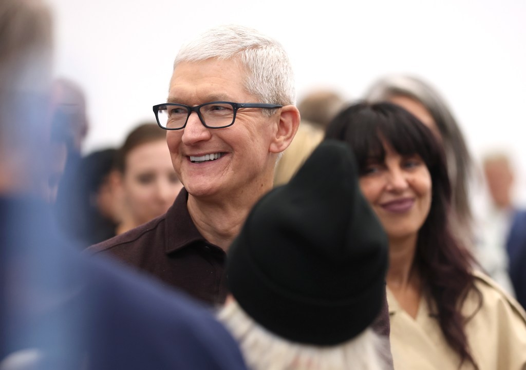 Apple Invests $100 Billion in US Manufacturing