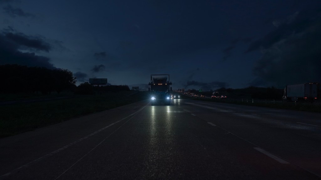 Aurora Autonomous Trucks Drive at Night - Next Challenge: Rain