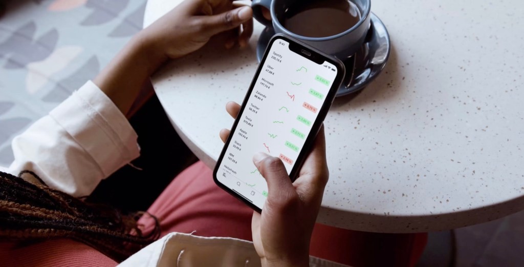 Trade Republic Raises $900M at $5B+ Valuation - Expansion Plans