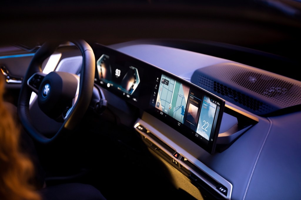 BMW iDrive Next Generation: New Operating System Debuts