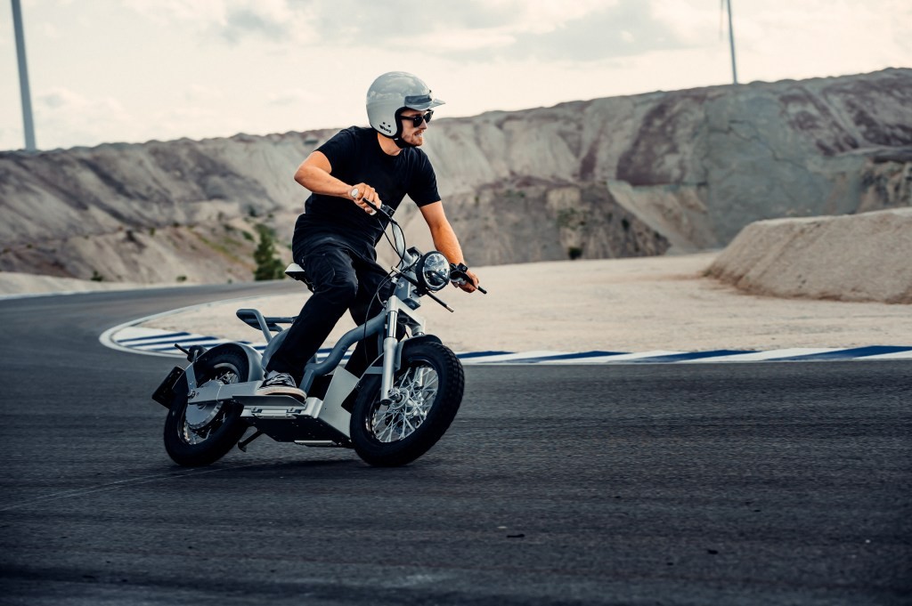 Makka Electric Moped by Cake - $3,500 City Ride