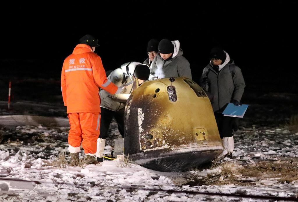 China's Chang'e-5 Probe Confirms Water on the Moon
