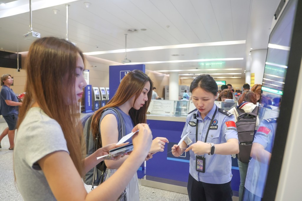 China Hacks Seized Phones to Extract Data - New Tool Revealed