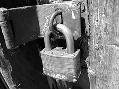 ClearLock: Transparent Windows Lock Screen