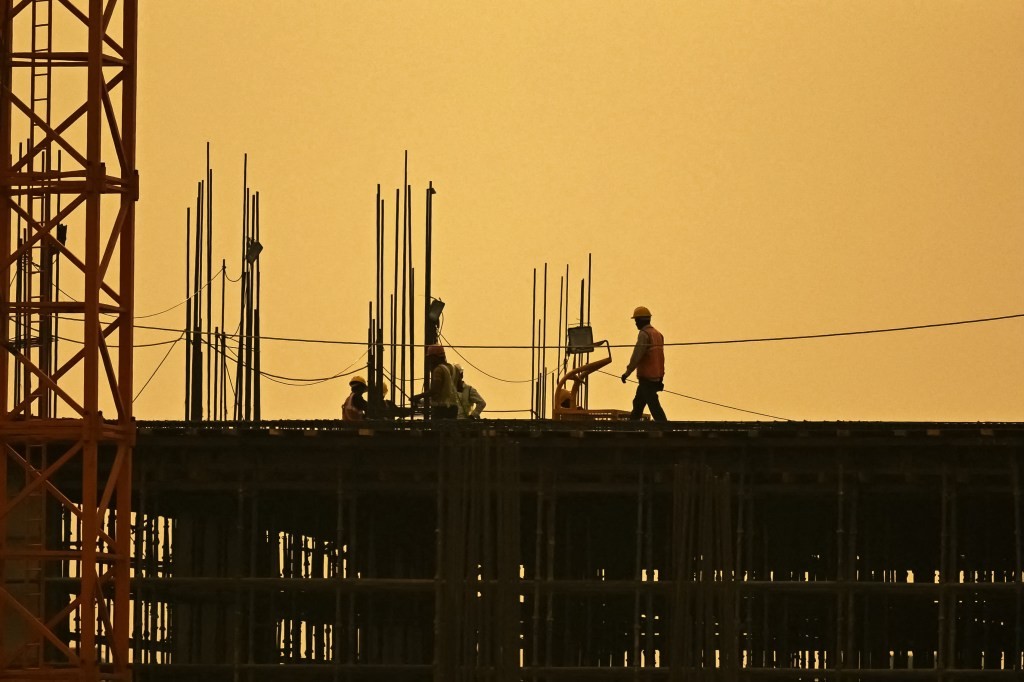 AI Boom Benefits Construction Workers - Unexpected Gains