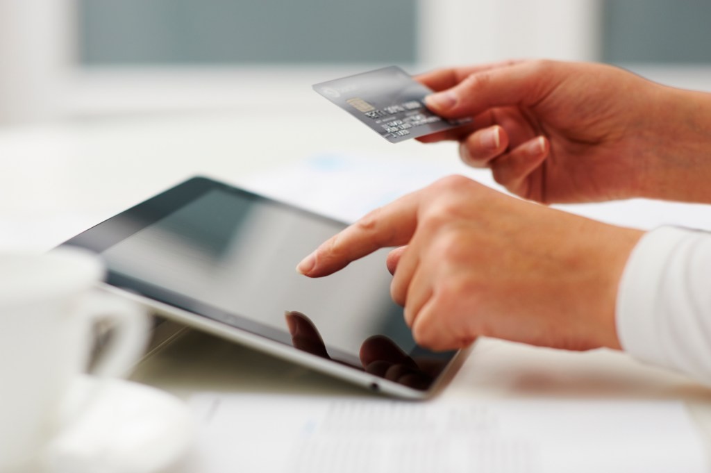Cyber Week Online Spending Down 1.4% to $33.9 Billion