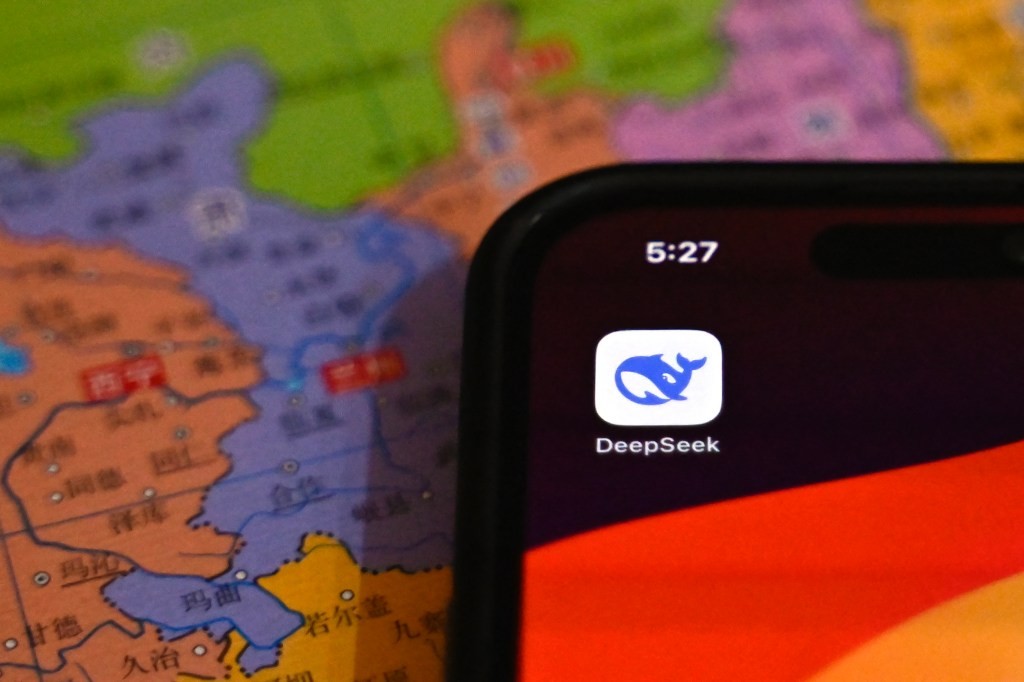 DeepSeek AI Tops US Play Store Charts