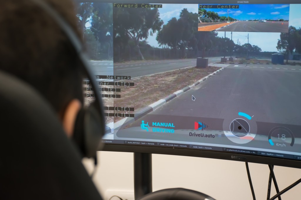 driveu.auto Powers Remote Piloting for Easymile & Coco Robots