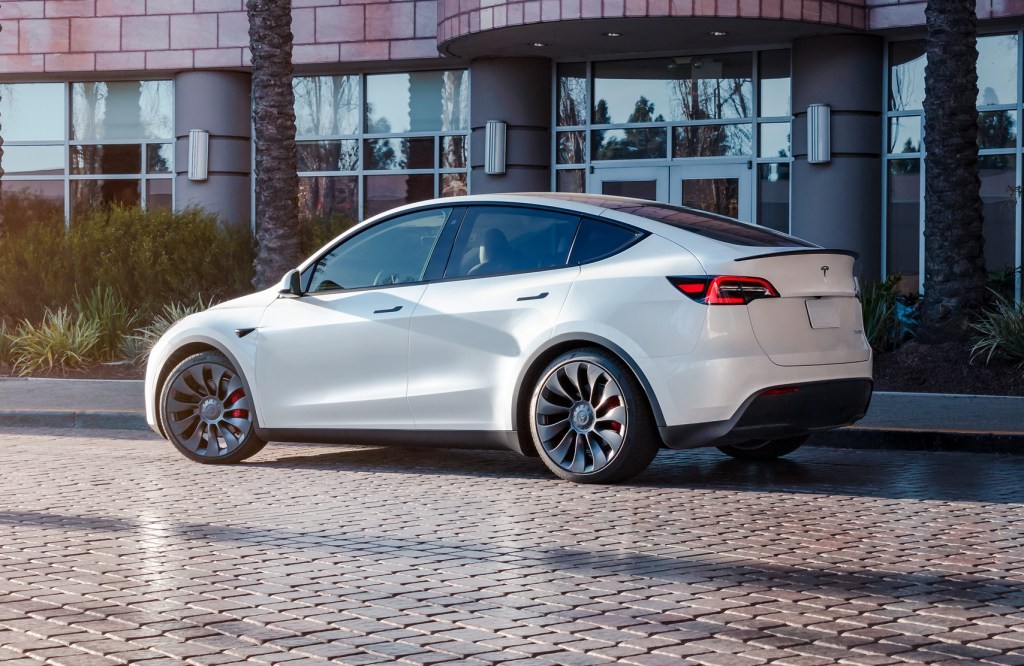 Tesla Self-Driving Launch in Austin: Elon Musk's June Promise