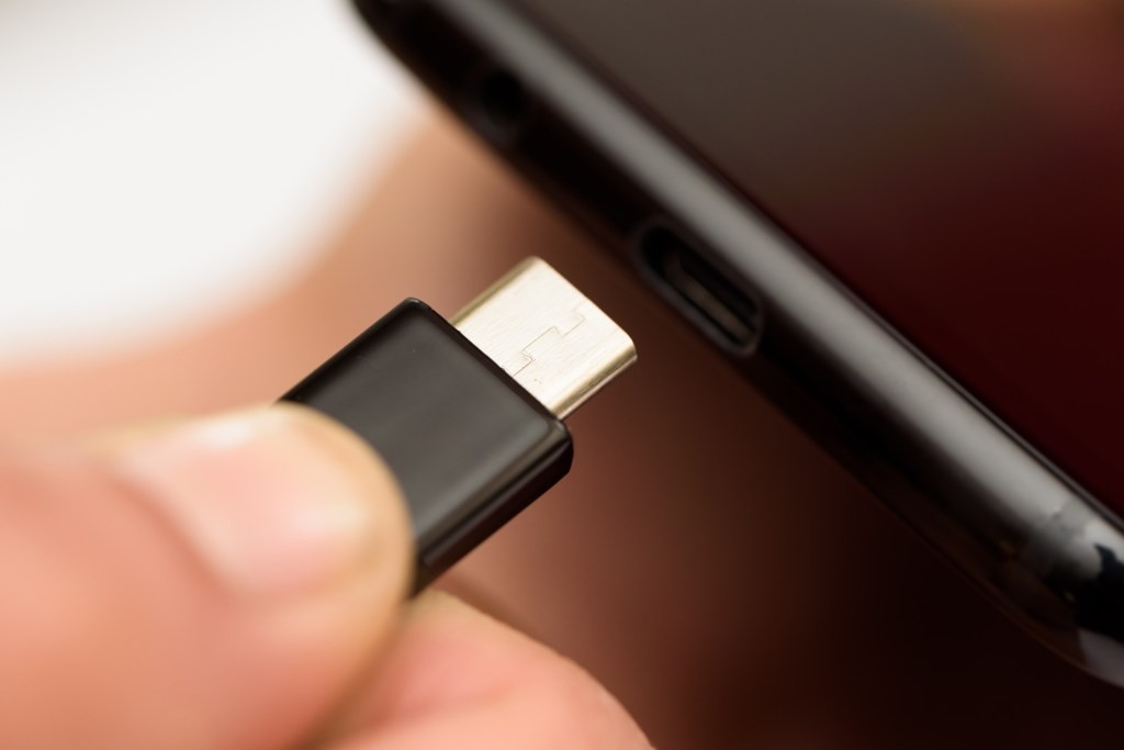 Common Charger for Mobiles: Europe to Legislate