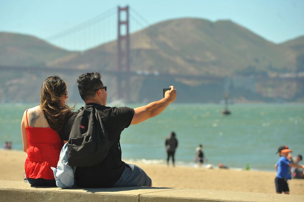 SaaS Founder Salaries, Neobanks & Google Search Tips - Extra Crunch Roundup
