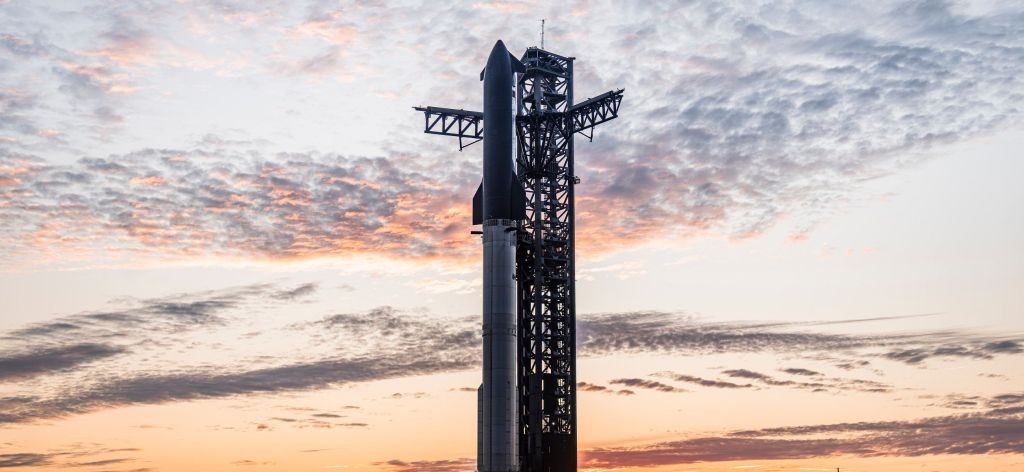 SpaceX Starship Explosion Causes FAA Flight Diversions