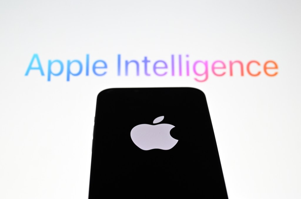 Apple to Clarify AI Use in Notification Summaries After Complaints