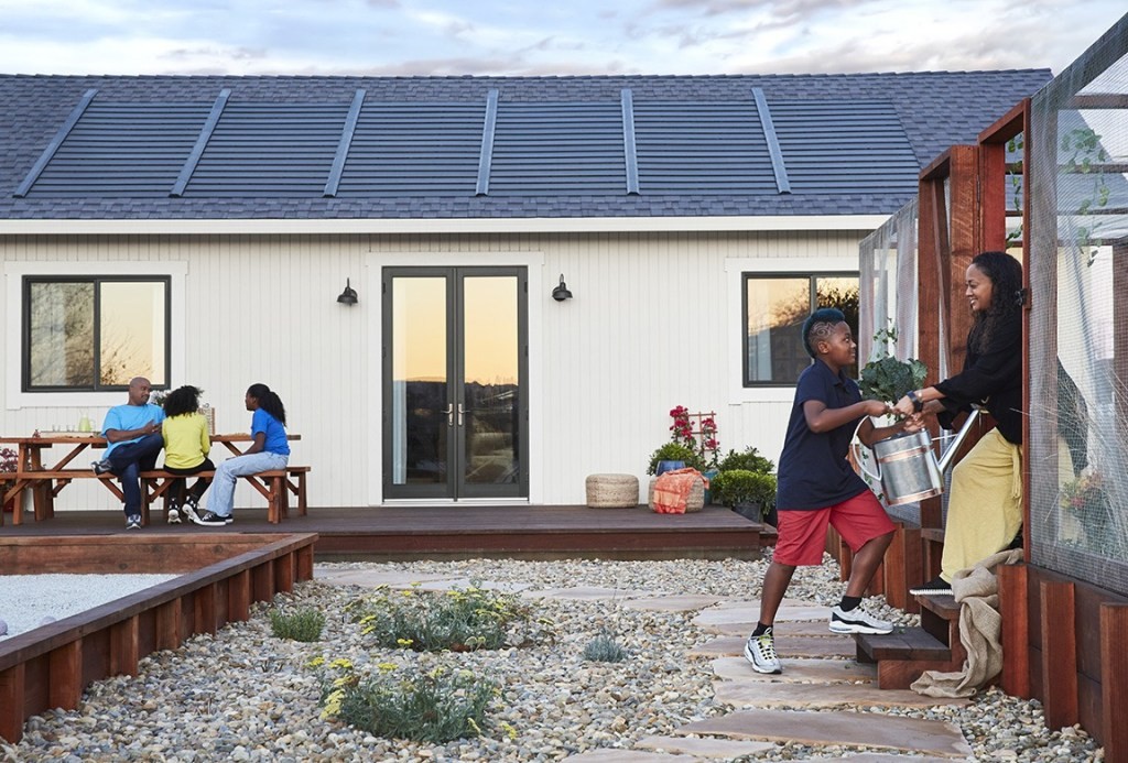 GAF Energy Solar Shingles vs. Tesla Roofs & Solar Panels