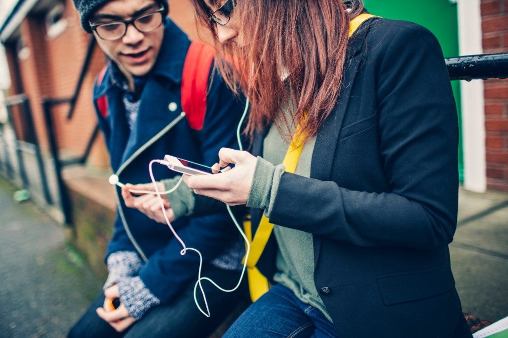 Gen Z App Usage: 10% More Time in Non-Game Apps