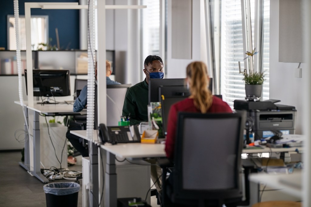 Glassdoor Acquires Fishbowl: Challenging LinkedIn's Dominance