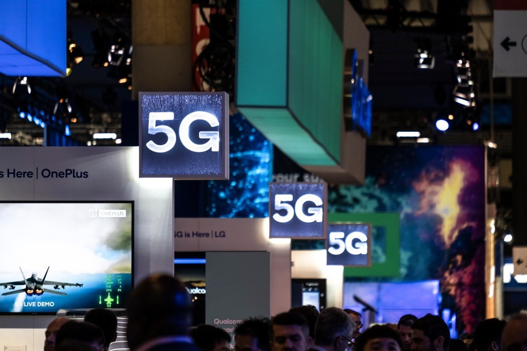 Smartphone Shipments to Rebound: 11% Growth Expected in 2024