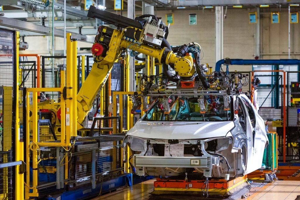 GM and General Electric Partner for EV Rare Earth Materials