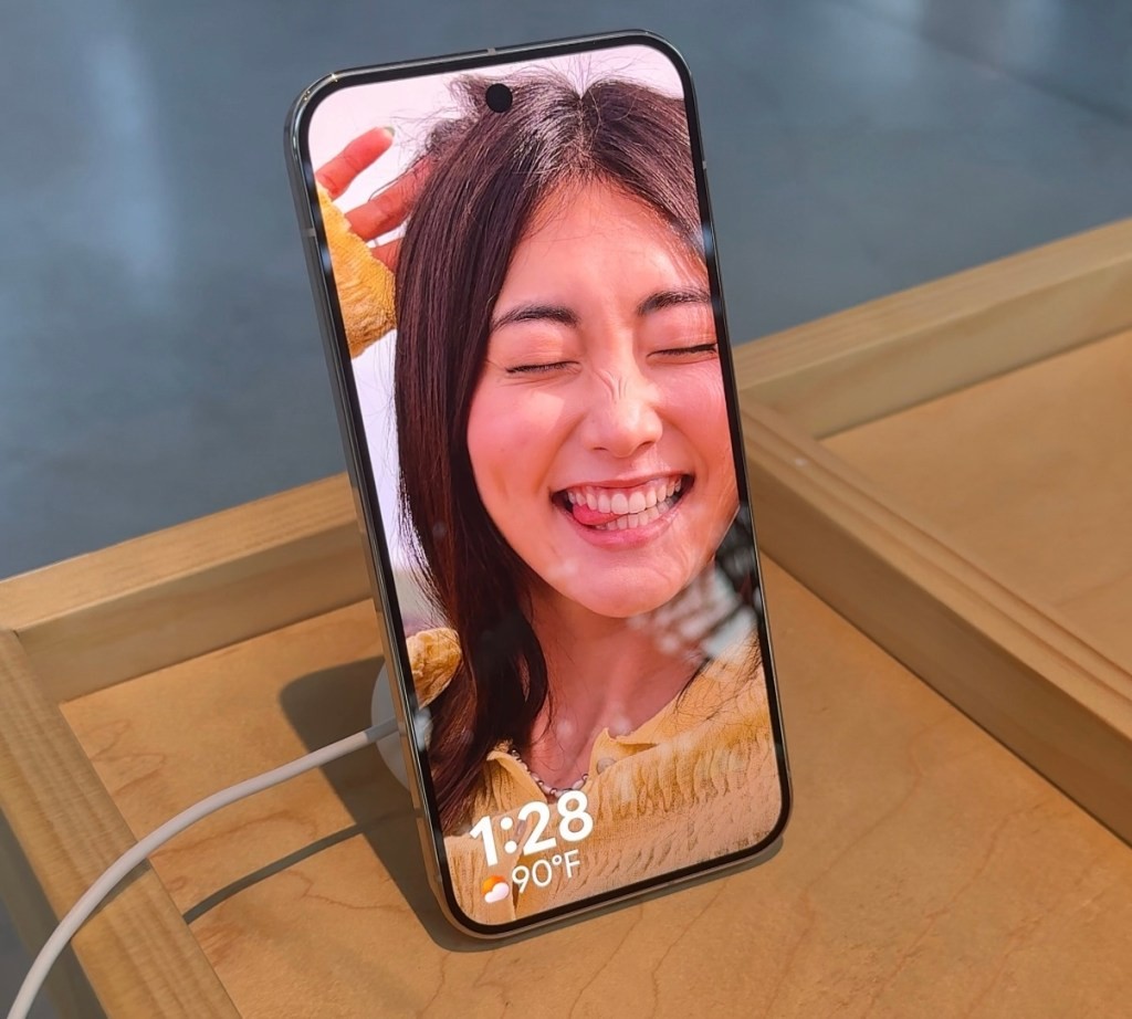Pixel Snap: Google's MagSafe Alternative for Pixel Phones