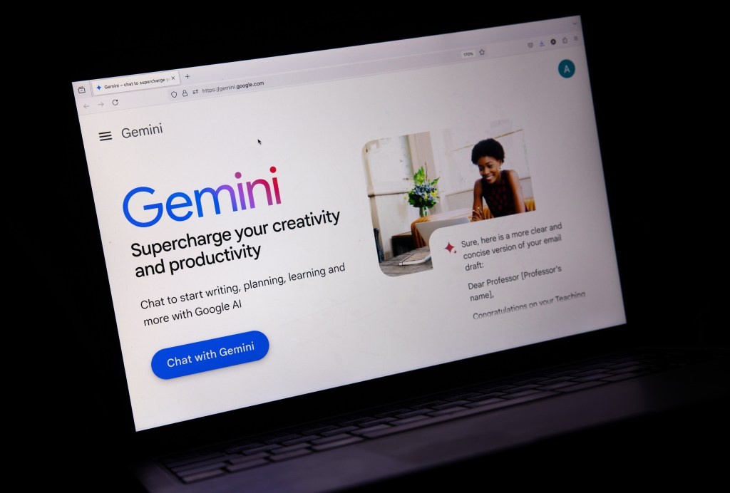Google Gemini Contractors Rate AI Responses Outside Expertise