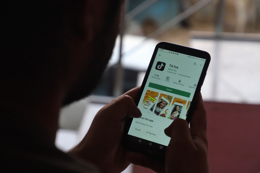 Google Play Tests App Comparison Feature - What You Need to Know