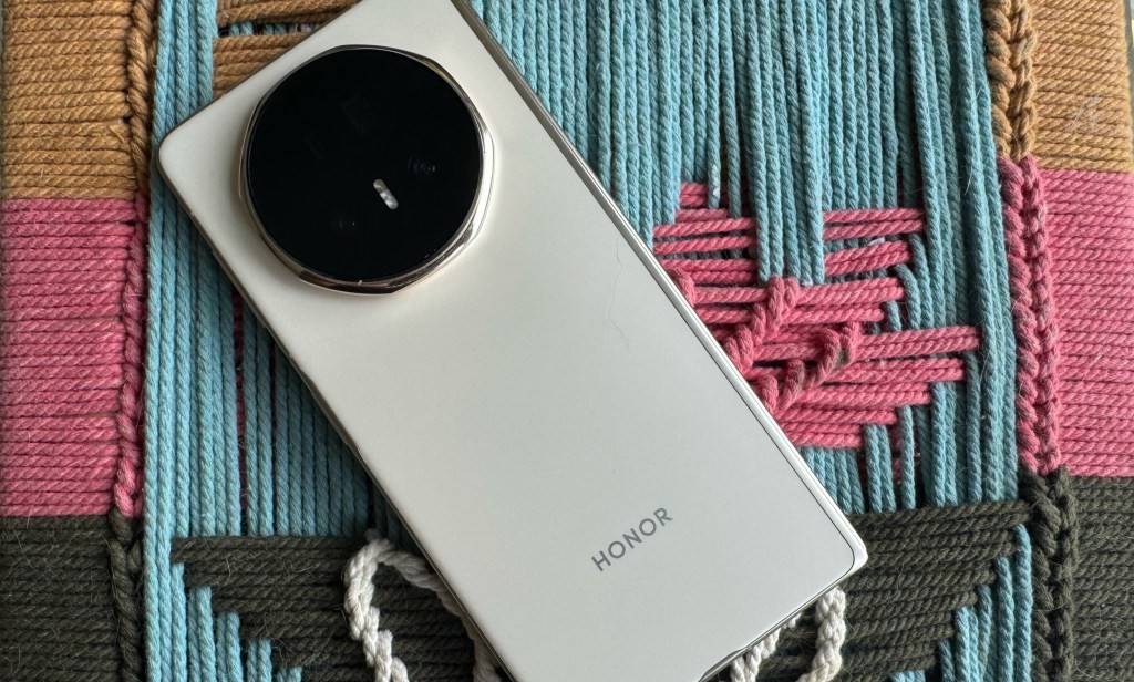 Honor Magic V5 Foldable Review: Fun, But Bulky Camera