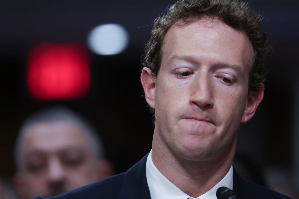 Delete Facebook, Instagram & Threads: A Complete Guide