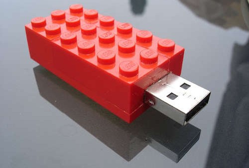 3-tech-ideas-cheap-holiday-gifts-3.jpg