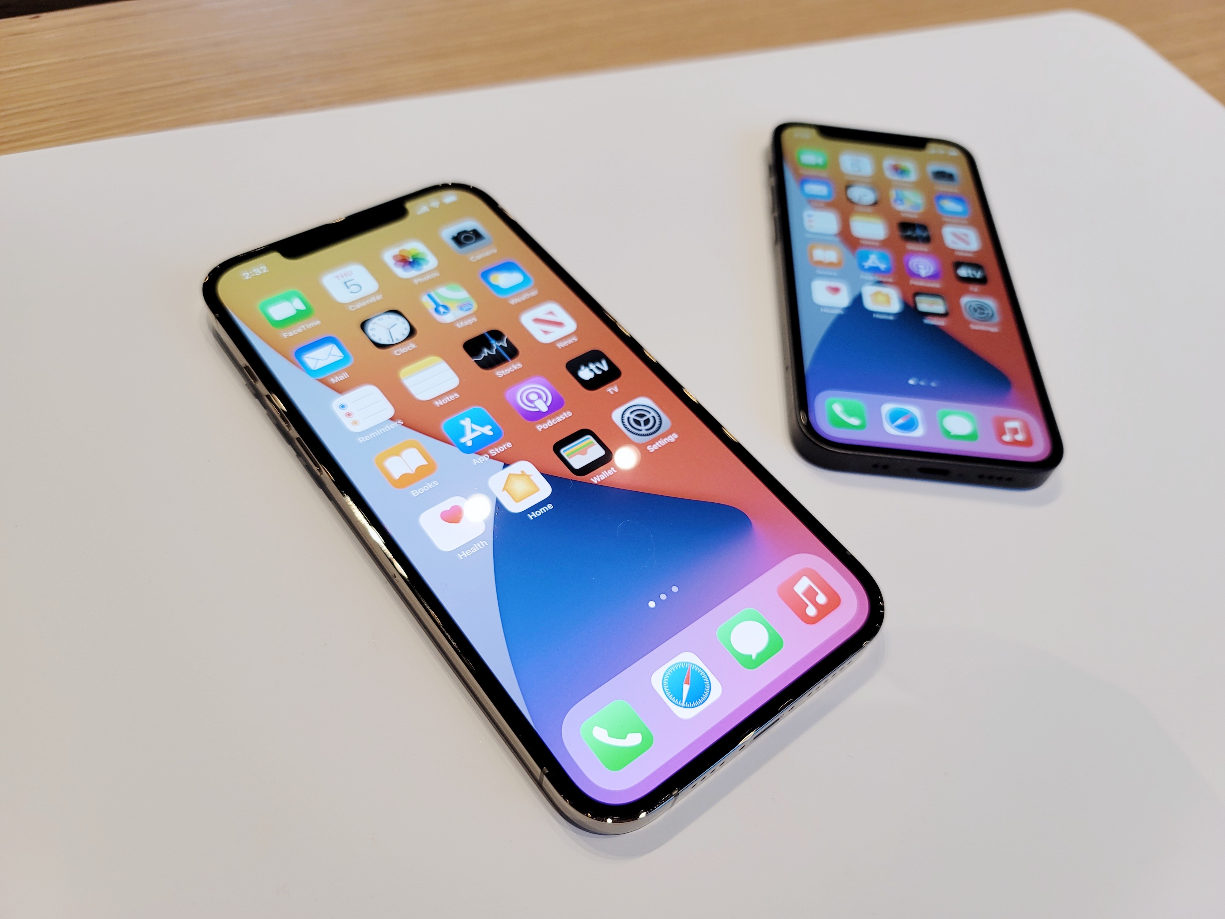 a better look at apple’s iphone 12 pro max and iphone mini