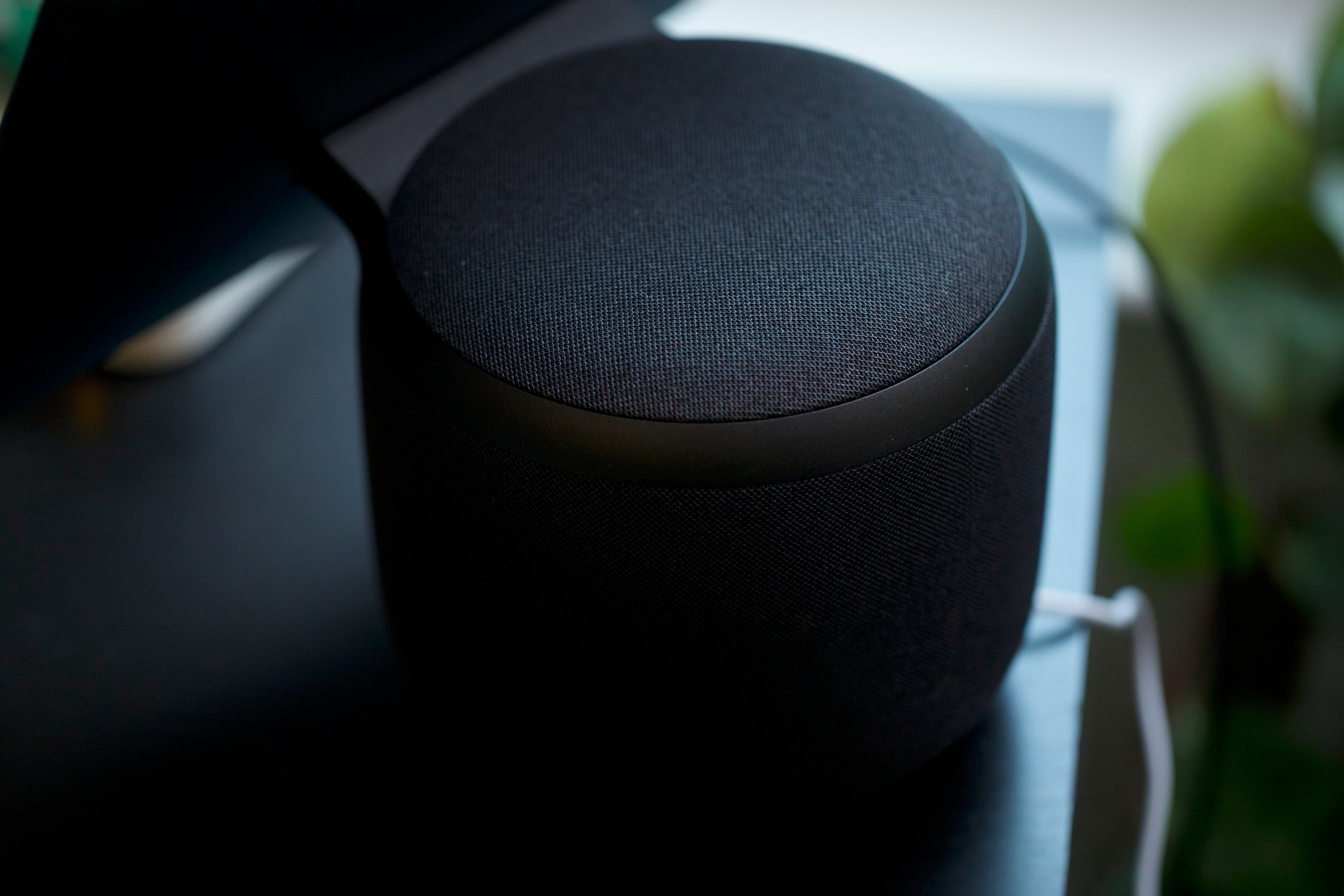 amazon echo show 10 review: unmoved